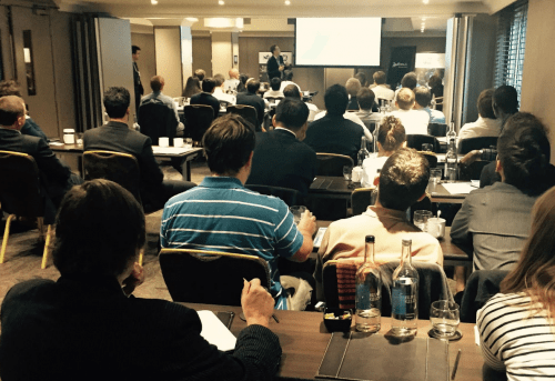 Apresentação no Encontro de Usuários Aimsun Participantes assistem a apresentação no Encontro de Usuários Aimsun