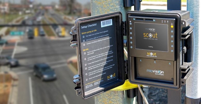 Equipamento de pesquisa de tráfego instalado junto a uma via