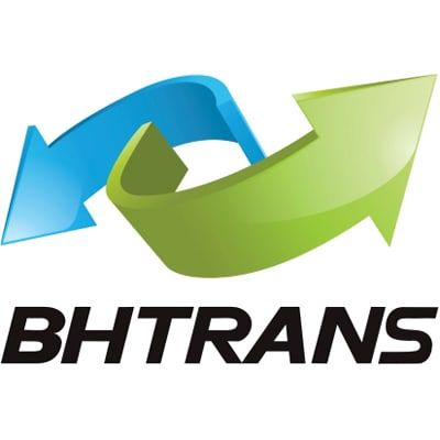 Uma logo para uma empresa com setas apontando para cima, para a direita e esquerda da imagem, com a palavra "bhtrans" na parte inferior, (uma renderização de computador: 0.482)